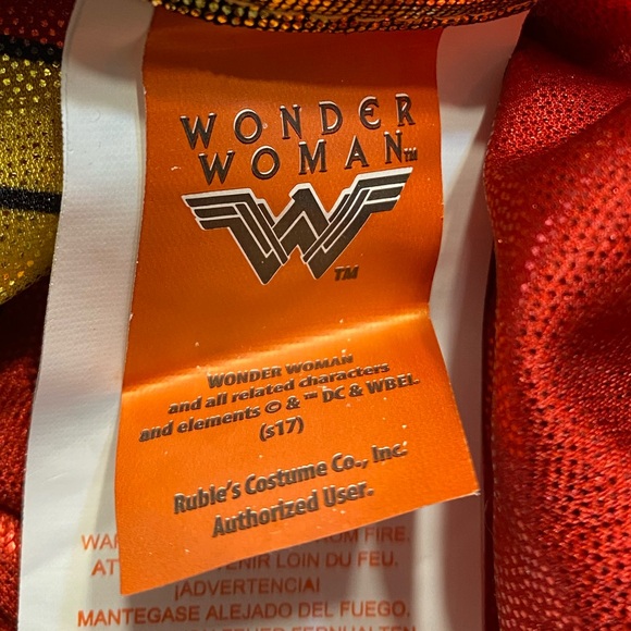 Rubies Wonder woman costume. Youth medium. - Picture 4 of 16